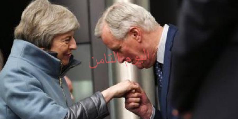 قريبا كارت أحمر لتيريزا ماى