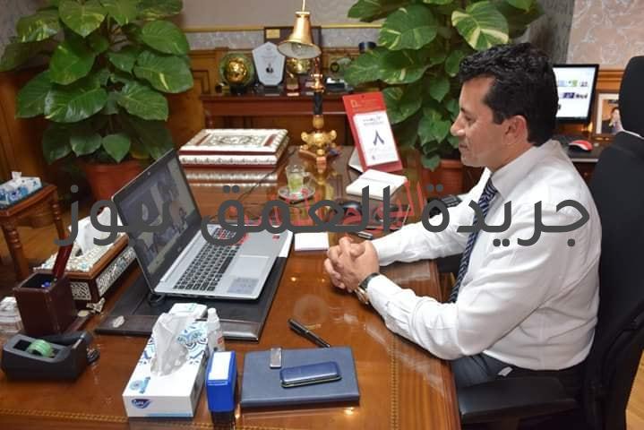 وزير الرياضة يتواصل مع اللاعبين العائدين بالخارج بالحجر الصحي عبر تقنية الفيديو كونفرانس