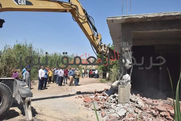 استرداد 70 فدان في إزالة 15 حالة تعدي ضمن الموجة الـ 16 للإزالات واسترداد حق الشعب باسيوط