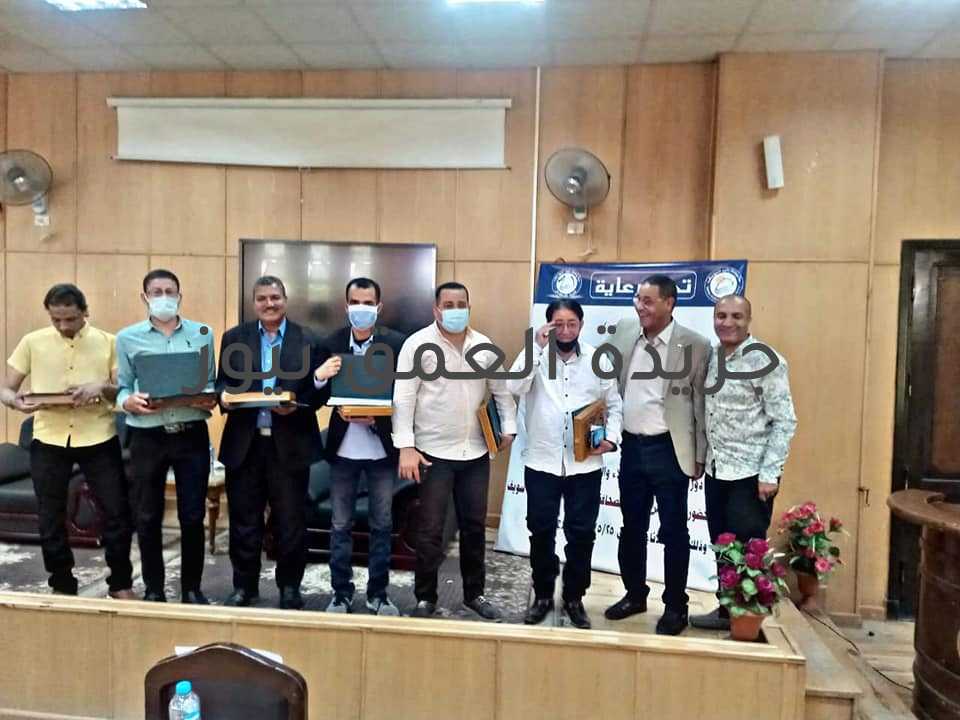 جامعة بني سويف و كلية الاعلام يكرمان رموز الصحافه والاعلام