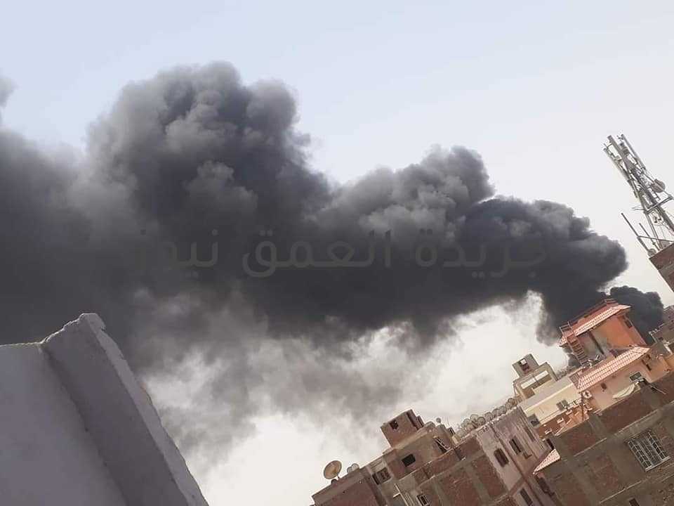 قوات الحماية المدنية تحاصر حريقا نشب بمخزن حي الهرم بالجيزة