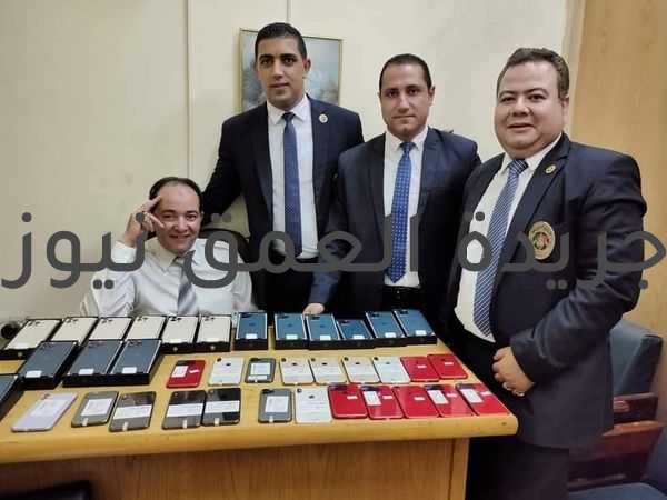 جمارك مطار القاهرة الدولي تضبط تهريب عدد من الهواتف المحمولة