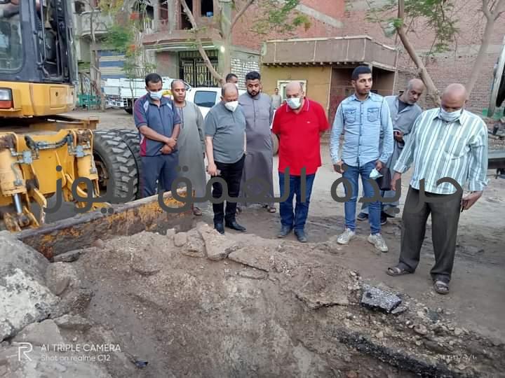 اللواء هشام درة رئيس الشركة على رأس العمل بخط مياه الشرب بقرية سنهور القبلية لمتابعة أعمال الصيانة