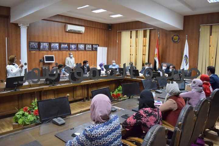 رئيس جامعة بني سويف يفتتح فعاليات مسابقة حاضنات المتفوقين