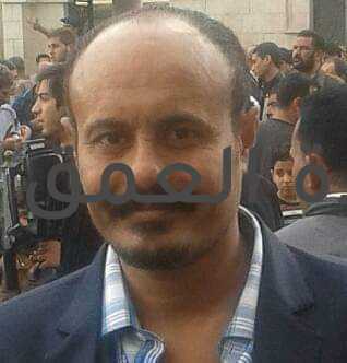 بوابة الحب بقلم/عبد الباسط الصمدي متابعة/ سامح الخطيب أنا شاعر أمة اليمن وحنايا قلبك يا أحلى إمرأة عنواني أكتب في الحجر وأرسم بأقسى الأحجار قلبي من الطين الممزوج بالمسك التي تنبت بزهر الياسمين و لا يلتفت للإنس والجان أكتب الشعر من حب لاينضب والياسمين تعبق بعطرها أشعاري كتاباتي في بغداد تدمع بالحب وتتألق في الجزائر لو كنت في أبعد مكان أريد أن أحبك و عبر خطوط القلب أقصد أخر أماكن الحب وأنا أتبع صدى صوتك وبأعلى صوت أنادي بحروف إسمك لعل دقات قلبك تعرفني من صوتي وبوابة الحب تفتح فأرى وجهك بصبح وأنت تبتسمين وطائر الحب من صدري يغني ويرقص وأقول لك أحلى الكلمات و بلطف أنطق بكلمة أحبك وأنا أمسح من أمامي غبار الهم ومن في صدري بالحب يدمع