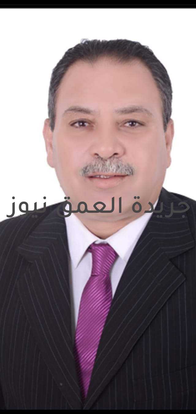 مدير عام الطب البيطري يرد على شكوى المواطنين ببني سويف كتب / عماد أبو العمرو أوضح الدكتور عصام يحيى إبراهيم، مدير عام مديرية الطب البيطري ببني سويف، بشأن تكليف المحافظ الدكتور محمد هاني غنيم بيحث شكوى بعض المواطنين من وجود كلاب ضالة تشكل خطرا على أمن وسلامة المواطنين في بعض المناطق والشوارع بمحافظة بني سويف. حيث أفاد مدير الطب البيطري أن المديرية تقوم بمتابعة ميدانية للأماكن والشوارع التي تشهد تواجدا ملحوظ لكلاب تشكل تهديدا للمواطنين، خاصة الأطفال وكبار السن والسيدات،ويتم التعامل مع الكلاب بعد التأكد من خطورتها وخاصة الكلاب الضالة والعقور ، وذلك من خلال استخدام مادة سلفات الإستركنين ، موضحا أن يتم التعامل بشكل دقيق ومتأني إذ أنه يوجد بعض الكلاب التي لا تشكل خطورة وإنما يتم التعامل مع النوعية العقور والشرسة.