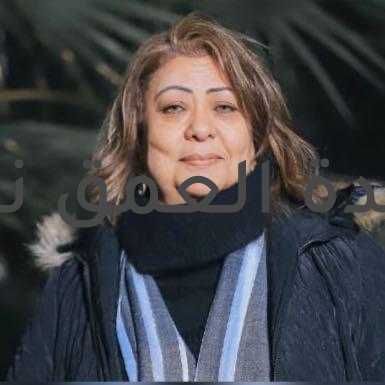 جيهان فؤاد :المجلس القومي للمرأة بالقليوبية وأعضاءه ومقررته يتعرضون لضغوط هائلة للعمل بطريقة مخالفة منذ شهور كتب/ محمد صوابى أعلنت الدكتورة جيهان فؤاد المقرر السابق فرع المجلس القومى للمرأة بالقليوبية ، أن المرحلة الحالية من عمر الوطن تستوجب إعلان الحقائق وإظهارها بالشكل الحقيقى وذلك للبعد عن القيل والقال والتأويل الذى قد يصيب بعض الشخصيات العامة نتيجة إطلاق الشائعات التى ليس لها أى أساس من الصحة. وقالت الدكتورة جيهان فؤاد مقرر فرع المجلس القومى للمرأة بالقليوبية سابقا، أن الفترة الماضية شهدت كثير من اللغط والشائعات والمعلومات والأخبار التى أستوجبت التصحيح والرد وذلك من خلال كشف المستور إن صح هذا التعبير، فمنذ بضعة شهور يتعرض فرع المجلس القومى للمرأة بالقليوبية وأعضاءه ومقررته لضغوط هائلة للعمل بطريقة مخالفة لما دأب عليه الفرع طوال عمره في خدمة قضايا تمكين المرأة ونتيجة لرفض مايخالف ذلك. تمت اقالة فؤاد والتي صرحت بأنها لا تهدف الي العودة وترحب بضخ دماء جديدة فى منظومة المجلس القومى للمرأة والبعد عن الضغوط والممارسات الصبيانية التى تطلقها بعض الألسنة الغير مسئولة داخل كيان المجلس حتى وإن كانت هذه الألسنة تجلس على مقاعد مهمة داخل كيان المجلس القومى للمرأة نفسه . وتابعت جيهان فؤاد، عملت طوال الفترة الماضية العمل بجد وإخلاص وتفانى لصالح الوطن والجمهورية الجديدة تحت قيادة فخامة الرئيس عبد الفتاح السيسى، إلا أن بعض الكوادر التى لا تخرج مسئولياتها من نطاق المجلس القومى للمرأة لم تراعى الظروف التى تسير بها الدولة وحاولت دس الدسائس والإيقاع بفريق العمل من المقررات لينفرط هذا العقد حبة تلو الأخرى. وأوضحت جيهان فؤاد أن الفترة الماضية قمنا بحل مشاكل المرأة فى كل نطاق محافظة القليوبية بجد وحب وإخلاص وتفانى فى العمل على مدار أكثر من عقد من الزمان، حاربنا فيها ودخلنا معارك وحملنا أرواحنا على كفوفنا وحان الوقت لأخذ قسط من الراحة كإستراحة محارب حارب طيلة حياته لصالح الوطن وقضية المرأة وكل القضايا النسوية.