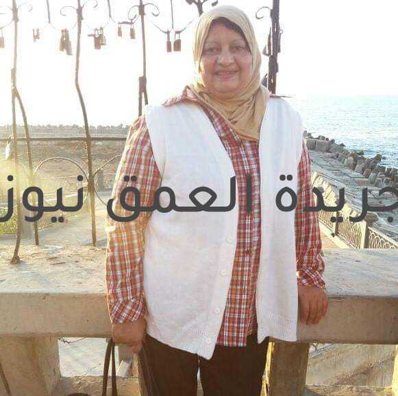 (( وسامحينى )) بقلم/ غنية عبدالرحمن متابعة/ سامح الخطيب وسامحينى وعدتك ياحبيبتى في يوم بميت حاجة منفذتش وليه وازاى أنا بالوعد مقدرتش وليه جواى أنا مكسور وليه مهزوز وليه خايف؟ وليه العمر متبعتر منا شايف حياتى عايشها غش ف غش رسمتلك حياة وردى وأنت ياروحى صدقتى عشان قلبك حنان صافى وكنتى على بتخافى ونا دايما أشوف الضلمة قدامى أقول دا نور وليه السكة وخدانى فى ليل ظالم؟ ومتبعتر شمال ويمين وليه ياقلبى مرجعتش فسامحينى لأنى ف يوم وعدتك فيه ومقدرتش وليه الخوف سكن روحى وجوة القلب بناله عش وليه جوايا تنهيدة بطول العمر مابتسكتش؟