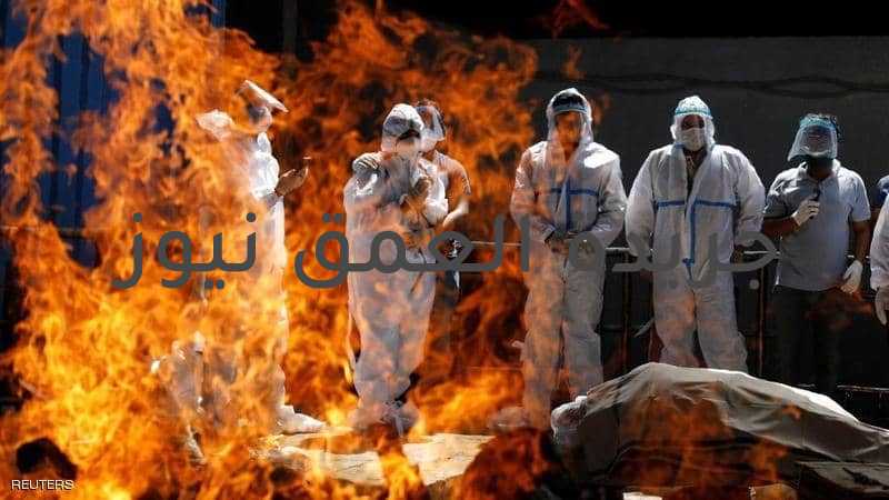 كيف زادت ثروات أغنياء الهند؟ كتب/ أيمن بحر أظهرت ارتفاع ثروات الأغنياء في الهند بشكل ملحوظ.ذكر موقع (سي إن إن) الأميركي أنه في الوقت الذي يكافح فيه الهنود للعيش على بضعة دولارات في اليوم بسبب تداعيات كورونا أصبح الأثرياء في البلاد أكثر ثراء وتأثيرا. ووفق مؤشر بلومبرغ للمليارديرات فإن مجموع ثروات أثرياء الهند ارتفعت بعشرات مليارات الدولارات خلال العام الماضي. وكشف المؤشر أن ثروة الهندي موكيش أمباني رئيس مجلس إدارة مجموعة ريلاينس إندستريز ارتفعت لأكثر من 80 مليار دولار بزيادة حوالي 15 مليار دولار عن العام الماضي. وأوضحت بلومبرغ أن أمباني يعد أغنى أغنياء الهند، كما أنه يأتي في المركز 12 ضمن قائمة أثرياء العالم. ويأتي بعده غاوتام آداني مؤسس مجموعة آداني الذي ارتفعت ثروته الآن إلى 55 مليار دولار بزيادة نحو 13 مليار دولار في نفس الفترة من العام الماضي.أما أزيم بريمجي مؤسس شركة (Wipro Limited) فقد بلغت ثروته نحو 32 مليار دولار. ويأتي في المركز 44 عالميا، حسب تصنيف (بلومبرغ). يشار إلى أن الهند عانت من ركود نادر العام الماضي بعد إغلاق استمر قرابة أربعة أشهر للحد من انتشار (كوفيد-19). وفي وقت بدأت فيه اقتصادات الدول تتعافى شيئا فشيئا هذا العام، اقتربت أرقام البطالة في الهند من مستويات قياسية في شهر مايو بعد الارتفاع الهائل في حالات كورونا. وكان راكيش كوتشار كبير الباحثين في مركز بيو للأبحاث قال في مارس الماضي: من المقدر أن عدد الفقراء في الهند (بدخل دولارين أو أقل في اليوم) زاد بمقدار 75 مليون بسبب ركود كوفيد-19. ويعتقد أن هذه الزيادة ارتفعت أكثر بعد موجة كورونا الثانية وتداعياتها الاقتصادية