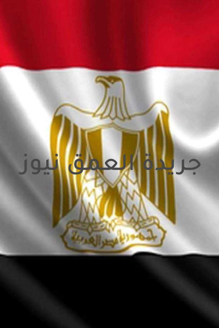  "مصر تحدث أبناءها" بقلم/رحاب السيد أيوة أنا مصر انا الجنة أنا الدنيا أنا الأيام أنا الزهرة وأنا الربيع أنا البستان أنا الغنوة اللي عشت أحلم تغنيها أنا الآتي بتفاصيله أنا بكرة اللي جاي خيره أنا الخير اللي في الدنيا أنا يومك أنا ليلة أنا نهارك بتفاصيله أيوه أنا مصر أنا النور اللي في عيونك أنا الكحل اللي في جفونك أنا قلبك بدقاته أنا عمرك بلحظاته أنا الفجر اللي في الدنيا أنا ملامح لروح غالية ايوه أنا مصر أنا الذكري اللي بتمنى تخلدها أنا أمك أنا حضنك أنا دليلك أنا عمرك بتفاصيله أنا النيل اللي فاض خيره أنا الزرع اللي في الخلجان أنا العزة في كل زمان أنا الرفعة اللي في عيونك أنا وردك أنا غصونك أنا من بعدي تبقي يتيم ولا يبكي عليك إنسان أيوة أنا مصر