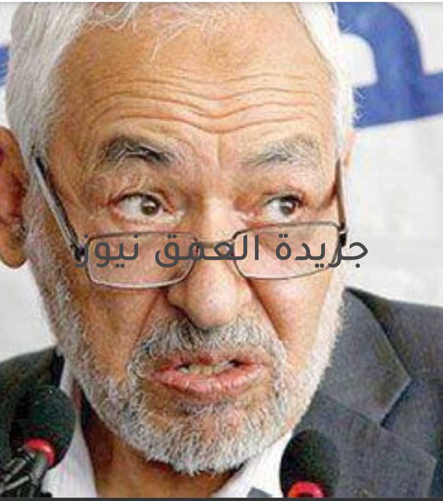 الوثيقة السرية للإخوان كتب/ عصام أبو شادي في ٢٠١٩، خرج علينا مراد حيدر وهو قيادي إخواني في حزب النهضة موجها رسالة لخص فيها من هم الإخوان، بل نعتبرها وثيقة فند فيها كل الزيف والوهم الذي صدره الإخوان علي مدار سنواتها منذ نشأتها علي يد البنا الساعاتي حتي تلك اللحظة. وجه مراد حيدر رساله إلي شيخه مؤسس وزعيم حركه النهضة راشد الغنوشي، تحت عنوان رسالة إلى سيدى الشيخ و قال فيها: تحية تليق بمقامك سيدى الشيخ، لقد مرت بنا سنوات الشباب ونحن نعتقد فى طهرك وعفّتك وورعك وتقواك، لقد شتمنا جمال عبدالناصر وبورقيبة من أجلك، وتعاطفاً مع مأساتك، ورددنا أن الشرطة طاغوت، وأن الجيش فى خدمة الدكتاتورية، وأنّ السجن ظالم، والظلم ترجع عقباه إلى الندم، لقد صدقنا عداءك لإسرائيل ورددنا عبارتك الشهيرة القدس آية من آيات الكتاب ومن ضيّعها فقد ضيّع الكتاب. لقد كنّا نتحرّج من الوقوف فى تحية العلم كل صباح لأنك كنت ترى فى العلم التونسى خرقة بالية ووثناً تقديسه يؤدّى للشرك بالله. سيدى الشيخ، لقد حلمنا بانهيار صنم يتبعه صنم فقط ليتحقق لنا الوعد بعودتك من المنفى. لقد تغاضينا عن تقلب وجهك من نظام إلى نظام، وغضضنا الطرف عما أشيع عنك أنّك عنصر فاعل جداً وكنز ثمين عند MI6 (يقصد جهاز الاستخبارات البريطانى)، وسددنا آذاننا عن كل ما قيل عنك طوال سنين فى خدمة من يدفع. بقطع النظر عن تجديد ديننا أو تنقيح مسارنا أو رفع الغشاوة عن أعيننا.. بقطع النظر عن أى أمر شخصى يمكن أن يتدخّل فى حكمنا على تجربتك ومآلك وشخصك وهو أصلاً ليس موضوع حديثنا فى هذه الرسالة، فإن الصديق كما العدو اليوم أمام صدمة لا مثيل لها، خصوصاً لدى الكثير من قواعد حزبكم الذين ما زال فى وجوههم قليل من الحياء، وفى قلوبهم بقايا تقوى، وفى عقولهم منافذ للتفكير لم تصل إليها برمجاتكم، ولم تسيطر عليها كتائب الهدم والبناء التابعة إليكم مباشرة رسالتى سيدى الشيخ مجرد دردشة مع شخص صرت أعتبره أخطر شخص فى تونس وعلى تونس. هل تعلم أنّك خُنت الآلاف ممن آمنوا يوماً فى الحل الإسلامى وهم يجهلون أنّك أخطر سلاح يمكن أن يفعّل ضد حلمهم هذا وقد فعلت حقّاً وقضيت على كل أمل لديهم؟ هل تعلم أنّك وعدتهم بحماية الوطن من استغلال المستعمر الفرنسى ولكنك بمجرّد وحتّى قبل أن تطأ رجلك أرض المطار كنت قد بعت البلاد والعباد لمستعمر آخر أقذر وأخطر، ومشكلتك الآن كيف تسحب من يد هذا لتضع فى حضن ذاك؟ هل تعلم أنك كنت حلم الفقراء، ولمّا طلعت بدراً عليهم من ثنيّة الوداع، زاد فقرهم وكبرت خصاصتهم وتكدست الأموال تحت قدميك وسالت السيولة أنهاراً فى مشاريع بناتك؟ هل تعلم أنّك ربَّيت ذئاباً طويلة الأنياب وأطلقتها تعيث فينا فساداً من شمال البلاد إلى جنوبها دون حسيب أو رقيب، لا لشىء إلا لتضمن ولاءها لشخصك، ثم لأولياء نعمتك فى أنقرة والدوحة ولندن. هل تعلم أنّك لا تؤمن بما قلت حين قلت إن القدس آية من آيات الكتاب، أم تراك لا تؤمن أصلاً بهذا الكتاب، فالقدس لم تعد قدساً واليهود لم يعودوا رجساً والتطبيع لم يعد جريمة، بل هو فرض عين مع أبناء عمومة، وإخوان نقيم معهم الصفقات ونحضر حجهم ونطلب رضاهم وودّهم. هل تعلم أنّ قطيعك أعمى لا يقدر على بناء وطن ولا يستطيع المحافظة على أى مكتسبات، ومن كان فى هذه أعمى فهو فى الآخرة أعمى بإذن الله؟ هل تعلم أنّ أهالى من بعثتهم للموت فى سوريا اكتشفوا أنّ ابنك يعيش حياة الملوك مدللاً مترفاً بين تونس ولندن وباريس، وأنّك تخاف عليه من النسيم العابر، وأنّه لا يؤمن بوجود الحور العين فى الجنة، أو لنقل إنّه ليس فى حاجة لحور عين فى جنّة فصّلتموها على مقاس الأغبياء من العامّة. هل تعلم أنّ الله يسمع ويرى. هل تعلم أنّ الله شديد العقاب. هل تعلم أن المنافقين فى الدرك الأسفل من النار. هكذا كانت الرسالة الموجه ليست فقط للغنوشي بل لكل إخواني في شتي البقاع إنساق وراء وهم وإسلاماة ،وعلى القدس رايحين شهداء بالملايين، تلك الرسالة كانت الحقيقة العارية لمنظمه الإخوان الإرهابية.