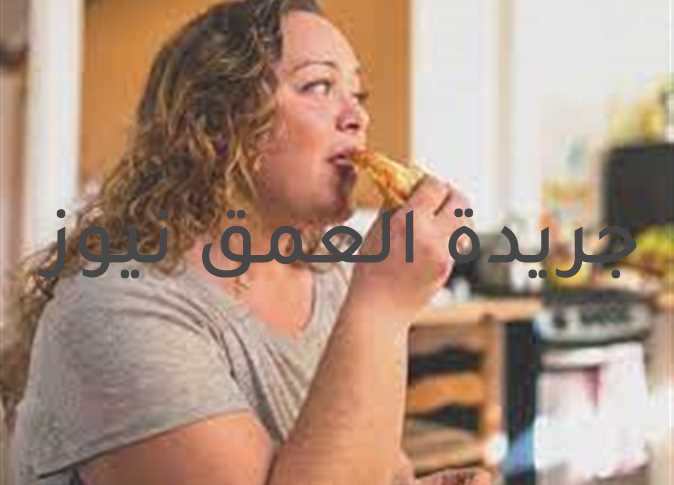 خبيرة تغذية تحذر من تناول الطعام بعد الثامنة مساءً
