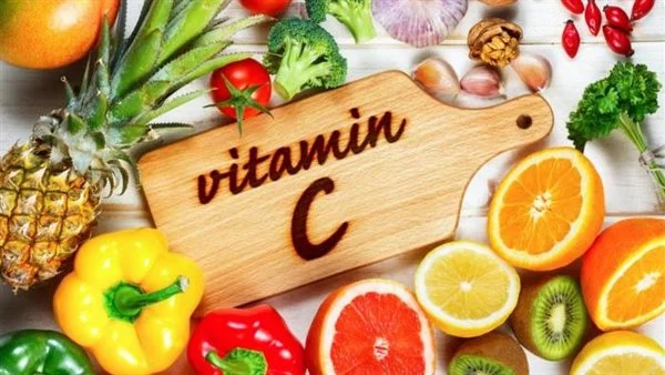 لن تتوقع الآثار الجانبية.. مخاطر تناول فيتامين سي بكثرة على الصحة