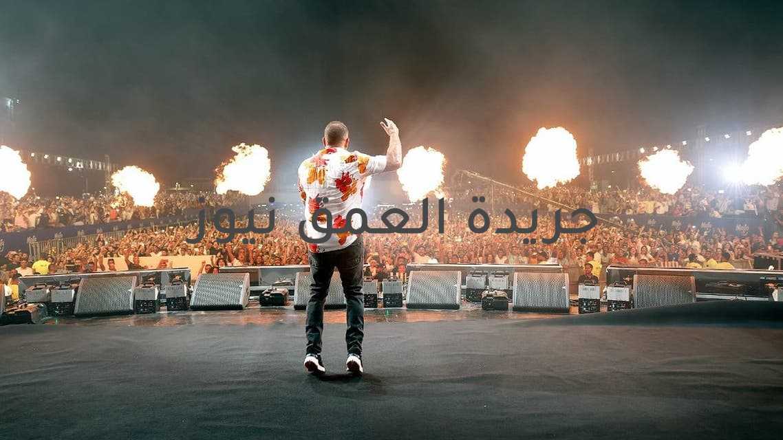 ما حقيقة إطلاق قنابل غاز في حفل عمرو دياب؟