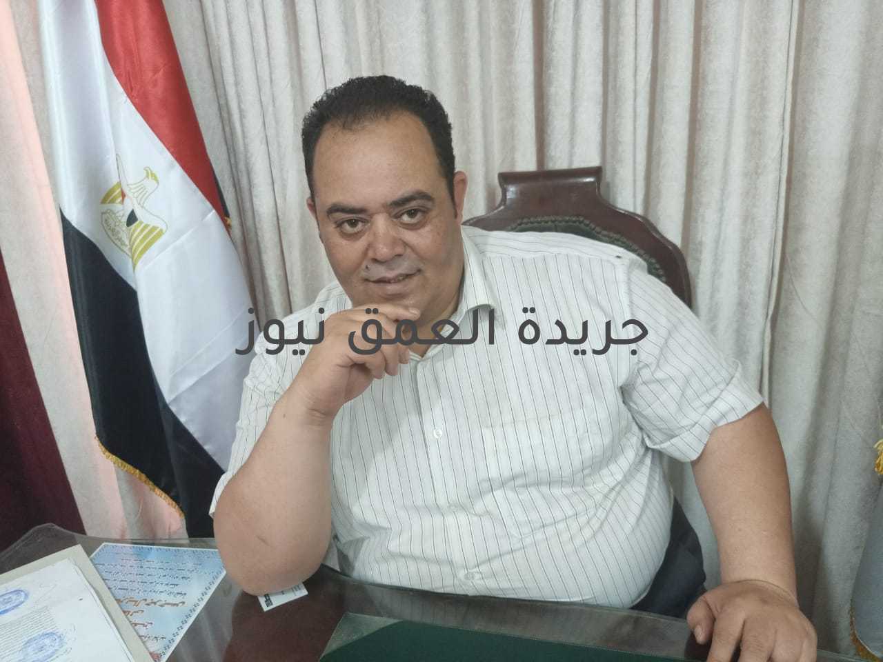 سيد الأسيوطي منسق ائتلاف "احنا الشعب " يشيد بجهود وجاهزية القوات المسلحة المصرية وينعي الشهداء الأبرار أشاد السياسي المصري سيد حسن الآسيوطي، منسق ائتلاف "احنا الشعب" و المتحدث الإعلامي، بالجهود العظيمة و الجاهزية العالية للقوات المسلحة المصرية الباسلة في كيفية التعامل مع البؤر الإرهابية و الإجرامية المسلحة التي تهدف إلى زعزعة أمن واستقرار الوطن وتهدد أمن وسلامة المواطنين، و إحباط مخططاتهم الهدامه والقضاء عليهم بحرفيه وبطولة فائقة، مما أسفر عن تصفية ( 89 ) إرهابياً تكفيريا شديدي الخطورة وتدمير عدد من عربات الدفع الرباعي وضبط كمية من الأسلحة والذخائر ومجموعة من العبوات الناسفة و أيضا تدمير عدد من زراعات المخدرات و عدد من الأنفاق التي تستخدمها العناصر التخريبية والإرهابية. وأضاف الأسيوطي أننا نفخر بقواتنا المسلحة درع وسيف الوطن، وبشجاعة أبطالها البواسل، ونثق كل الثقه في قدرتها وقدرة مقاتليها الفرسان البواسل على الردع والرد الحاسم و الحازم ضد كل من تسول له نفسه أن يهدد أمن واستقرار وسلامة مصر وشعبها العظيم، وأكد الأسيوطي على الدعم الكامل للدولة المصرية بكافة مؤسساتها وأجهزتها بصفة عامة، والقوات المسلحة الباسلة درع وسيف الوطن بصفة خاصة، فيما يتم اتخاذه من إجراءات و قرارات علي المستوى الداخلي والخارجي لحماية الأمن القومي المصري والعربي من المخاطر والتهديدات والمؤامرات والمخططات التي تهدف للفتنة و الدمار والتخريب للسيطره على مصر والوطن العربي بأكمله والتي اصبحت واضحة للجميع وضوح الشمس. واختتم الاسيوطي حديثه قائلا: "رحم الله شهداء الوطن الأبرار الذين ضحوا بأرواحهم فداء لحماية أمن واستقرار الوطن، الذين استشهدو أثناء التصدي للجماعات الارهابية و في سبيل تطهير مصر من البؤر الإجرامية الخطره في سيناء وكافة ربوع المحروسة،كما ندعو الله بالشفاء العاجل للمصابين، حفظ الله الوطن، وتحيا مصر رغم أنف الحاقدين و المتربصين والخونة والعملاء و أعداء الوطن.