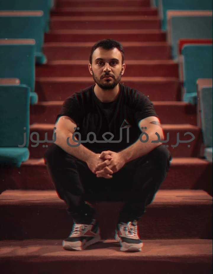 "حلمي" أغنية جديدة لمغني الراب "السينابتيك" كتبت/ شوق عبد اللطيف أصدر مغني الراب السينابتيك أغنية جديدة بعنوان "حلمي" ، من ألبومه المنتظر "القمر والمحيط" عبر قناته الرسمية على موقع يوتيوب من إنتاج شركة وارنر ميوزك الشرق الأوسط ، الأغنية تحمل في طياتها ذكريات الماضي يخبرنا من خلالها السينابتيك قصته ، من أين أتى وإلى أين يتجه في المستقبل ، ويأخذ السينابتيك المستمعين برحلة من خلال الموسيقى الإكترونية السريعة والألحان الجميلة ، في هذا الألبوم الجديد "القمر والمحيط"، يتحدث السينابتيك عن العديد من المواضيع الجديدة ويكمل قصته، من تركه لعمله في عالم الطب وعودته اليه، وتخليه عن الـ Ritalin وانتقاله للعيش في رامالله في فلسطين وتفرغه لتحقيق حلمه بأن يصبح مغني، سيأخذ السبنابتيك من خلال هذا الألبوم محبيه بجولة في محيط حياته بين التجارب الإيجابية والسلبية مستخدما" مختلف الأنماط الموسيقية من الراب والهيب هوب والبوب وغيرها ، ويقدم السينابتيك في هذا الألبوم تجربة موسيقية مميزة لجمهوره وبصوته الكلاسيكي الذي احبه الناس . استمع للأغنية من خلال الرابط التالي: https://warnermusicme.lnk.to/7elmi_TheSynaptik