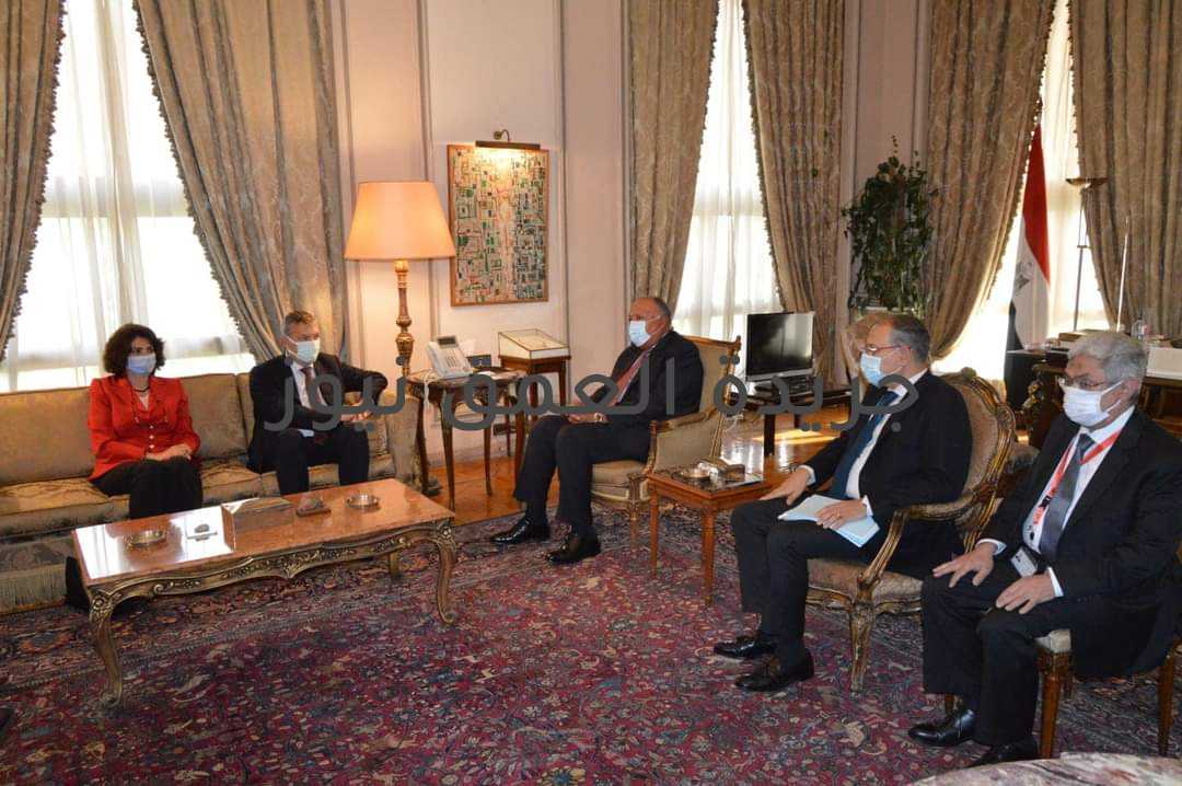 وزير الخارجية المصري يبحث مع مفوض الأونروا سبل دعم ومساندة اللاجئين الفلسطينيين