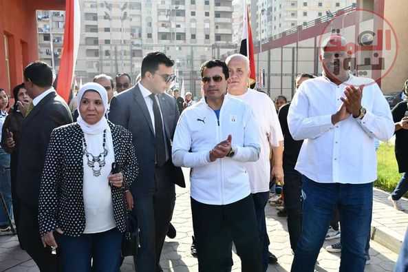 *وزير الشباب والرياضة يتفقد مركز شباب أهالينا للاطمئنان علي جاهزيته قبل الافتتاح الرسمي *