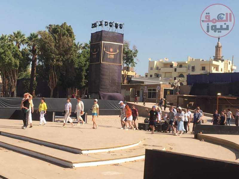 بعد إفتتاح طريق الكباش ..إستمرار توافد السائحين على معبدي الأقصر والكرنك