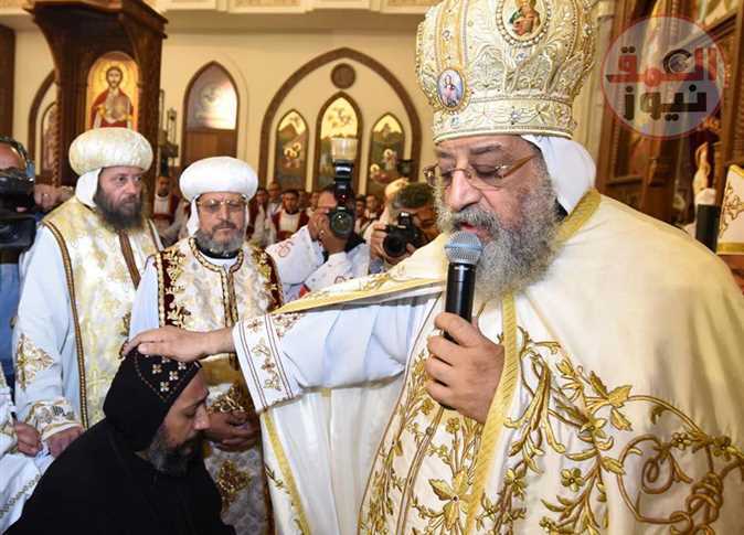 متوقعا حضور الرئيس السيسي.. مصطفى بكري يقدم التهنئة للأقباط بعيد الميلاد المجيد