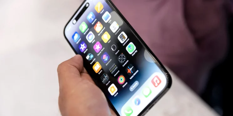 تحذير.. خطأ بسيط قد يدمر بطارية “آيفون”