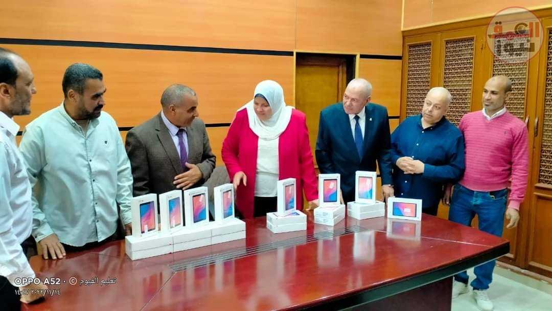 (العمق نيوز)تعليم الفيوم ودعم توظيف التكنولوجيا في التعليم .. ثلاث معامل كمبيوتر متنقلة