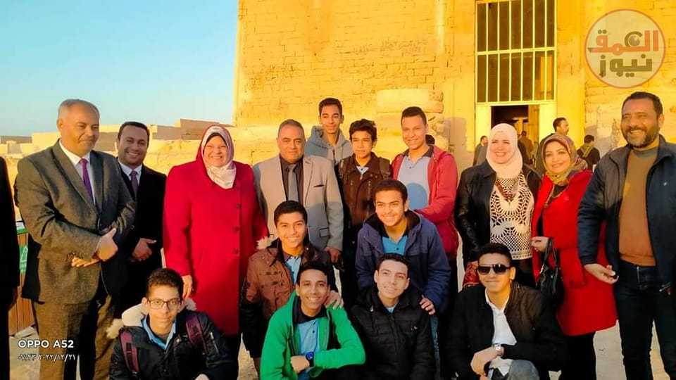 مدير تعليم الفيوم تشهد تعامد الشمس على قدس الأقداس بمعبد قصر قارون (العمق نيوز)