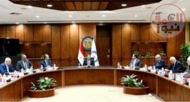 وزير البترول وجبران والإثابة للعاملين من بدلات وحوافز إنتاجية