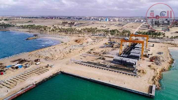 صوامع تداول الأسمنت الأبيض والأسود، وتداول البضائع السيناوية الأخرى مثل الرمل والملح والرخام إلى الأسواق الخارجية، مما يساهم في خلق فرص عمل مباشرة وغير مباشرة لأبناء المحافظة ودفع عملية التنمية فى شبه جزيرة سيناء.