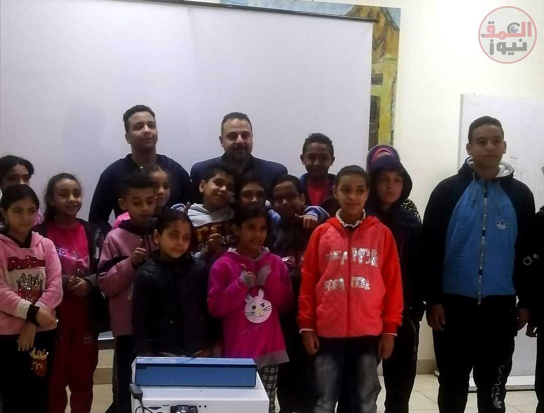 إعداد القادة الثقافيين تستأنف التثقيف الرقمي لأطفال الأسمرات