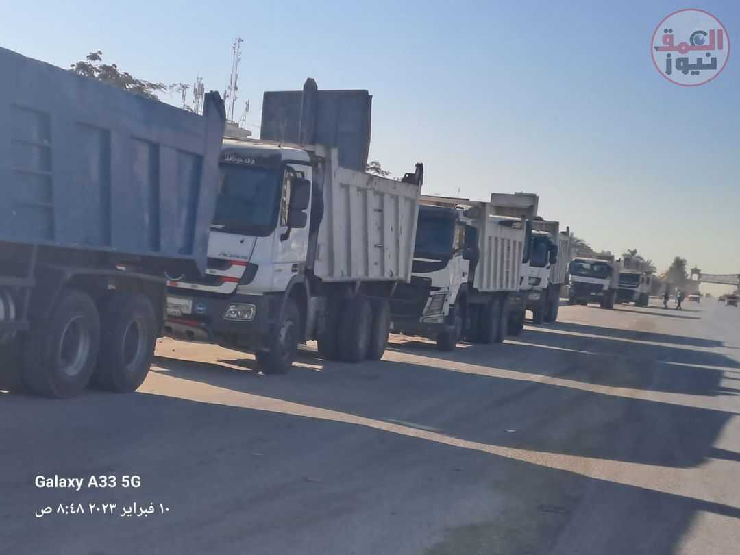 الشرشابى يستجيب لمطالب المواطنين بحى طرة بوضع سياج من الشبك بطول الطريق علي جانبي مخرات السيول