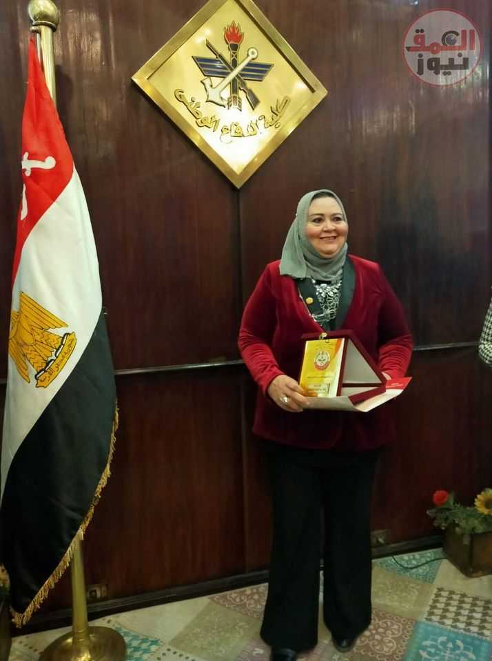 الإعلامية منال ابوالوفا تجتاز