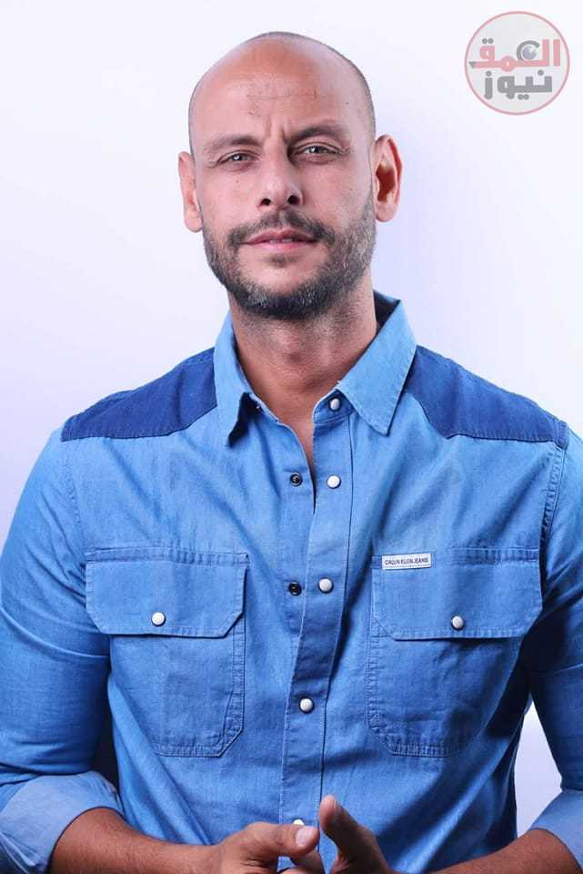 إسماعيل فؤاد قاسم ينتهي من كتابه الفيلم القصير "ارواح الخير"