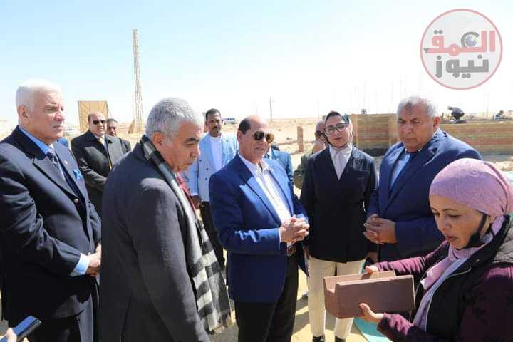 محافظ الوادي الجديد يستقبل ضيوف المحافظة للاحتفال ب"يوم الوفاء"