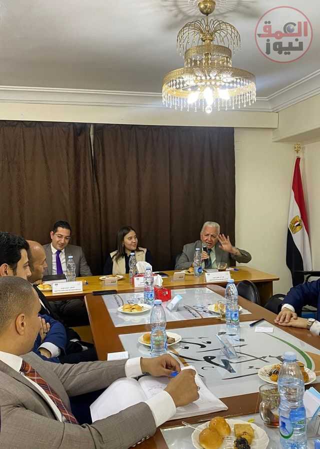 تكريم الدكتور هيثم عمران بمركز الحوار للدراسات السياسية ماهر بدر نظم برنامج الدراسات القانونية بمركز الحوار للدراسات السياسية والإعلامية حفلًا تكريميًا للدكتور هيثم عمران؛ مدرس العلوم السياسية بكلية السياسة والاقتصاد