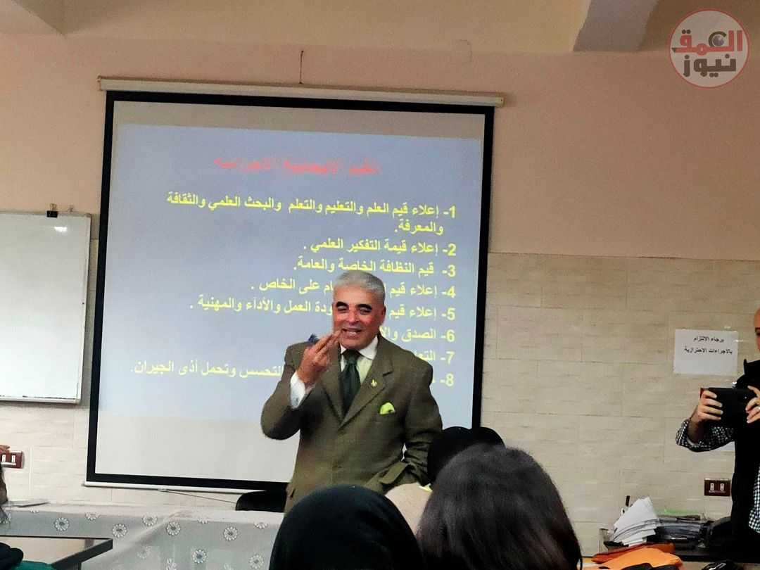 مركز إعلام طنطا يبحث بث القيم الايجابية لمعالجة السلوكيات السلبية