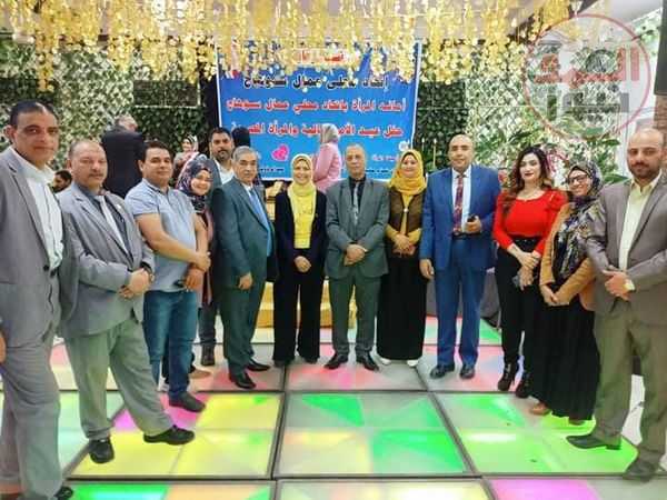 الاتحاد المحلي لنقابات عمال سوهاج يحتفل بالام المثاليه