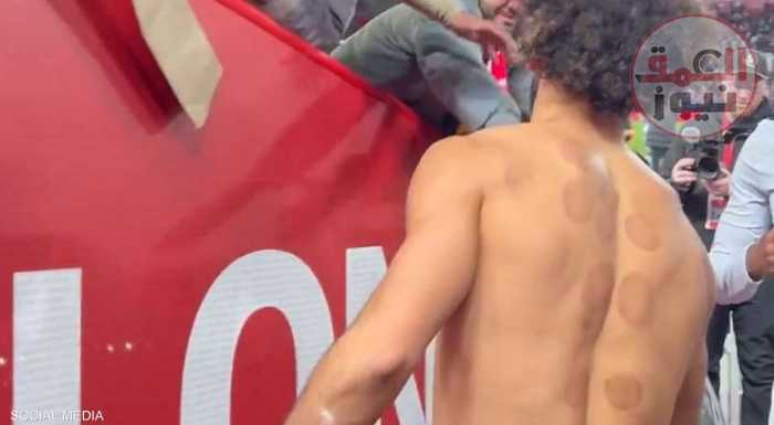 بالفيديو.. "ظهر صلاح" يلفت الأنظار بعد الهدف رقم 300