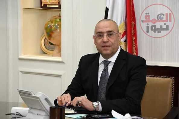 وزير الإسكان: دفع العمل بالمشروعات الخدمية والطرق بمدينة العبور الجديدة