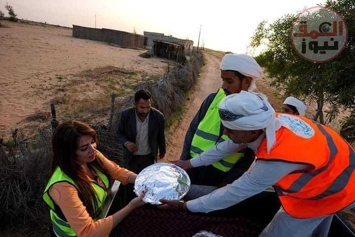 الفنانة " لقاء سويدان " تشارك بفعاليات مشروع " قيم وحياة " داخل التجمعات الصحراوية بمدينة رفح
