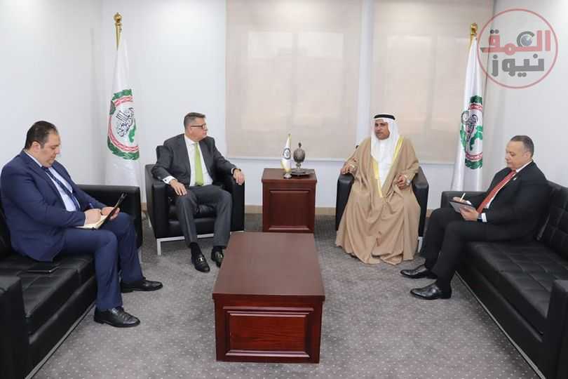 رئيس البرلمان العربي يلتقي رئيس لجنة حقوق الإنسان بمجلس النواب المصري