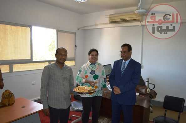 عميد حقوق قنا يشارك الطلاب والعاملين فرحة العيد