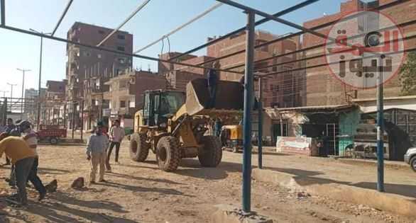 غراب يُتابع أعمال نقل ورفع كفاءة موقف سيارات الأجرة الجديد بمدينة القنايات