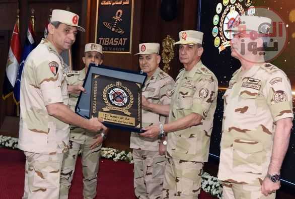 وزير الدفاع : يؤكد على ضرورة الحفاظ على أعلى معدلات الكفاءة والاستعداد القتالي