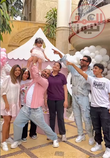 أحمد سعد يحتفل بعيد ميلاد ابنته الأول في حضور شقيقه عمرو سعد