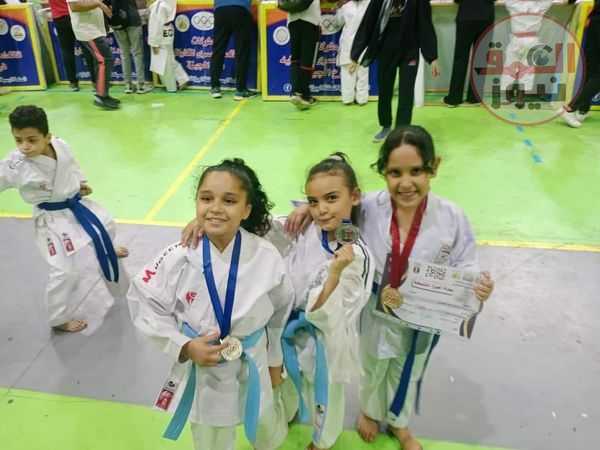 فريق الكاراتية بمركز شباب