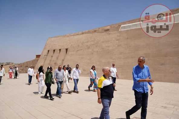 سفراء دول عربية واجنبية في جولة للاطلاع علي تطورات منطقة الاهرمات