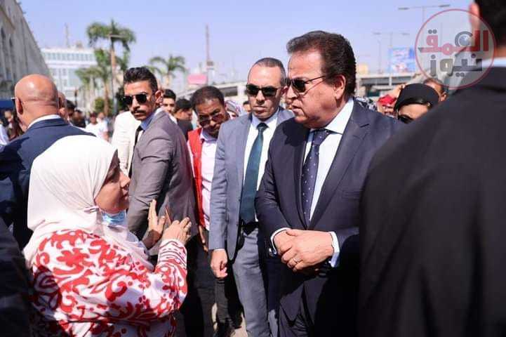 وزير الصحة يتابع مؤشرات أداء حملة «100 يوم صحة» من الغرفة المركزية للتحكم بالعاصمة الإدارية