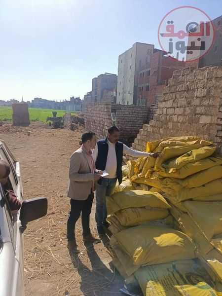 ضبط طن محسن زراعى وكمية من المواد الغذائية مجهولة المصدر وتحرير 36 محضر تموينى متنوع