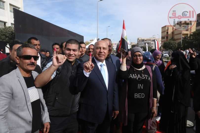 وزير النقل المصريين يسجلون ملحمة بطولية ووطنية رائعة ويضربون كعادتهم المثل في حب الوطن